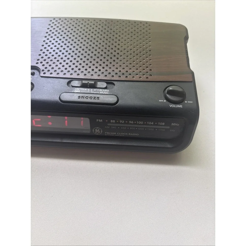 GE Alarm Clock Model: 7-4613A-AM/FM-Corded/Batt.Bkup.-1990s-Tested Works